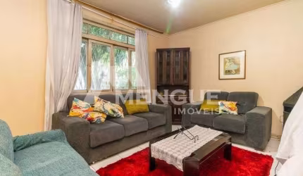 Casa com 4 quartos à venda na Rua Ari Barroso, 202, Sarandi, Porto Alegre por R$ 650.000