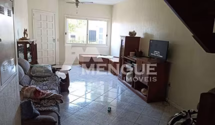 Casa com 3 quartos à venda na Rua Santo Camaratta Santino, 186, Parque Santa Fé, Porto Alegre por R$ 370.000