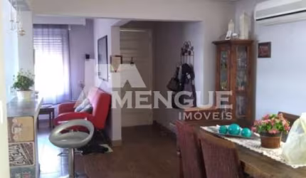 Casa com 2 quartos à venda na Avenida dos Gaúchos, 775, Sarandi, Porto Alegre por R$ 450.000