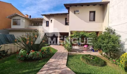 Casa com 6 quartos à venda na Rua da Várzea, 32, Jardim São Pedro, Porto Alegre por R$ 850.000