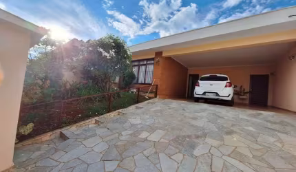 Casa com 4 quartos à venda no Jardim Palma Travassos, Ribeirão Preto  por R$ 580.000
