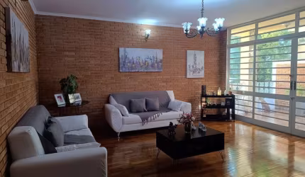 Casa com 3 quartos à venda no Jardim Sumaré, Ribeirão Preto  por R$ 695.000