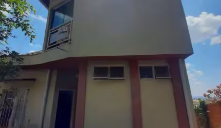 Casa com 4 quartos à venda no Ipiranga, Ribeirão Preto  por R$ 430.000