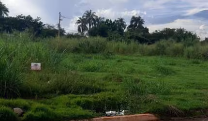 Terreno à venda no Jardim Cristo Redentor, Ribeirão Preto  por R$ 270.000
