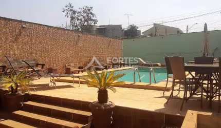 Casa com 5 quartos à venda no Sumarezinho, Ribeirão Preto  por R$ 790.000
