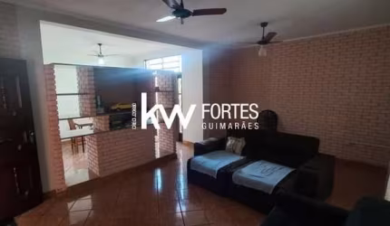 Casa com 4 quartos à venda no Jardim Piratininga, Ribeirão Preto  por R$ 450.000