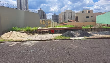 Terreno à venda no Alto da Boa Vista, Ribeirão Preto  por R$ 320.000
