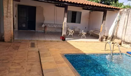 Casa com 2 quartos à venda no Centro, Pradópolis  por R$ 350.000