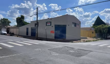 Prédio à venda no Ipiranga, Ribeirão Preto  por R$ 700.000