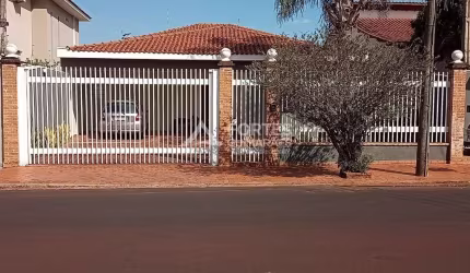 Casa com 4 quartos à venda no Ribeirânia, Ribeirão Preto  por R$ 700.000