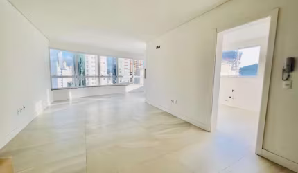 Apartamento Zona Central para Venda em Balneário Camboriú, CENTRO, 3 dormitórios, 3 suítes, 4 banheiros, 2 vagas