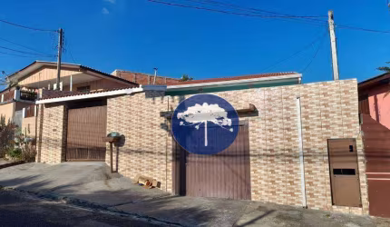 Casa no Centro  3 dormitórios  R$ 460.000 - Centro - Araucária/PR