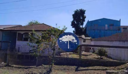 Casa não averbada, com terreno de 397,22m², localizada próximo ao mercado Kelly e Unimed Iguaçu, Araucaria