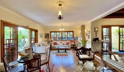 Casa à venda, 336 m² por R$ 1.500.000,00 - Chácara Vale do Rio Cotia - Carapicuíba/SP