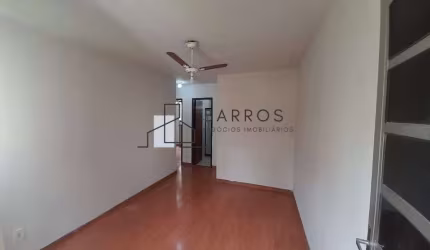 Apartamento com 2 quartos para alugar na Avenida Joaquim Magalhães, 180, Senador Vasconcelos, Rio de Janeiro por R$ 750