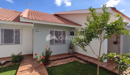CASA CONFORTÁVEL E ESPAÇOSA À VENDA, JARDIM COOPAGRO, TOLEDO - PR