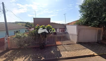 Casa em ótima localização à venda, JARDIM BRESSAN, TOLEDO - PR