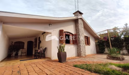 Casa com excelente localização à venda, GISELA, TOLEDO - PR