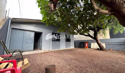 - Duas casas no terreno para venda no Jardim Panorama, Toledo - PR