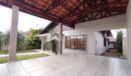 Casa com excelente localização para venda, CENTRO, TOLEDO - PR