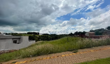 Terreno muito espaçoso para venda no CENTRO de TOLEDO-PR