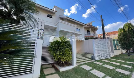 Sobrado com excelente localização para venda, CENTRO, TOLEDO - PR