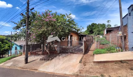 Casa ampla e com excelente localização à venda no JARDIM BRESSAN, TOLEDO - PR