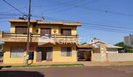 Sobrado em excelente localização e com grande sobra de terreno, Vila Industrial