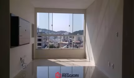 APTO 2 QUARTOS, SENDO 1 SUÍTE E 2 VAGAS NAÇÕES BC