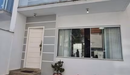 SOBRADO C/ 3 DOR 2 VAGAS ACEITA PERMUTA CENTRO BC