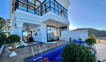 CASA ALTO PADRÃO 4 SUÍTES ACEITA PERMUTA CAMBORIÚ
