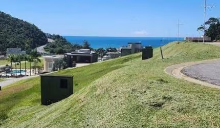 EXCELENTE TERRENO NA PRAIA DO ESTALEIRO