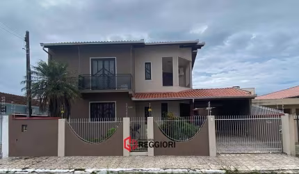 ÓTIMA CASA À VENDA BARRA DO RIO ITAJAÍ