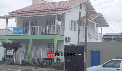 Casa na via Gastronômica em Balneário Camboriú!