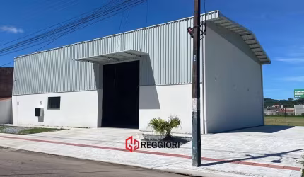GALPÃO EM ÓTIMA LOCALIZAÇÃO NO B. NOVA ESPERANÇA!