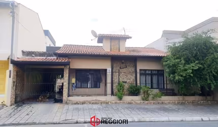 EXCELENTE CASA EM BALNEÁRIO CAMBORIÚ!