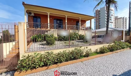 EXCELENTE SOBRADO EM TIJUCAS SC