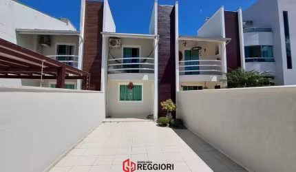 SOBRADO DUPLEX C/ 3 DORMITÓRIOS NOVA ESPERANÇA BC