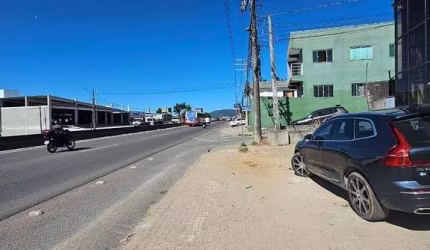 GALPÃO 400M2 ACESSO À BR FRENTE EM VIDRO ITAJAÍ