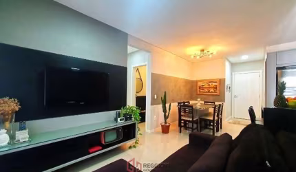LINDO APTO DECORADO COM SACADA GRANDE NAS NAÇÕES