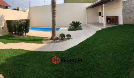 CASA COM PISCINA 4 DOR NO CENTRO DE CAMBORIÚ