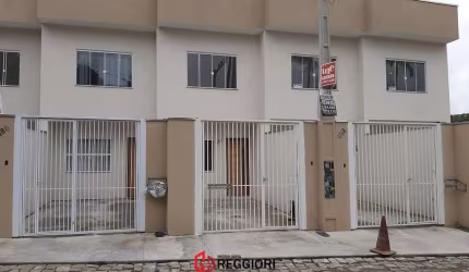 SOBRADO COM PORÃO 2 QUARTOS RIO PEQUENO CAMBORIÚ