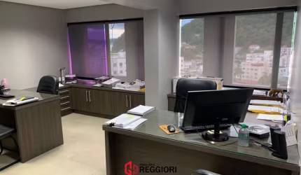 SALA COMERCIAL 2 VAGAS NO CENTRO DE BC