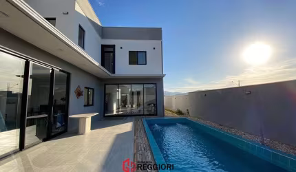 CASA 4 SUÍTES E PISCINA SANTA REGINA CAMBORIÚ