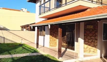 AMPLA CASA C/ PISCINA E 5 QUARTOS CENTRO CAMBORIU