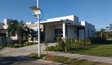 CASA CONDOMÍNIO FECHADO ALTO PADRÃO CAMBORIÚ