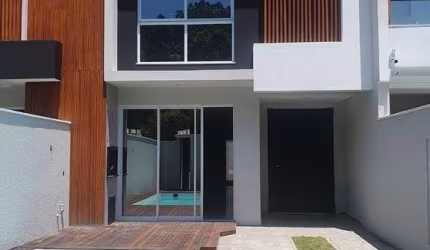 CASA AUTOMATIZADA COM 3 SUÍTES E PISCINA CAMBORIU