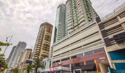 APARTAMENTO DOIS QUARTOS FRENTE MAR BALNEARIO C