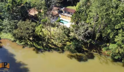 Chácara à venda Bairro Itatuba São Lourenço da Serra/ SP 02 casas 02 lagos e área Gourmet - Piscina Aquecida