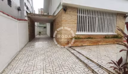 Excelente sobrado a duas quadras da praia - Ponta da Praia